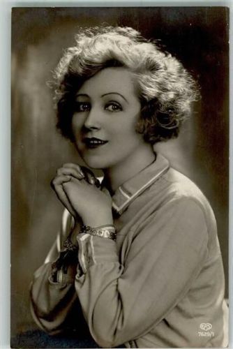 Frau Portrait Nr.7629-1