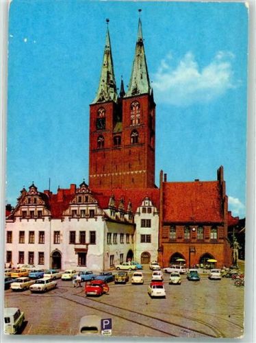 39576 O3500 Stendal Foto AK Marktplatz Marienkirche Auto