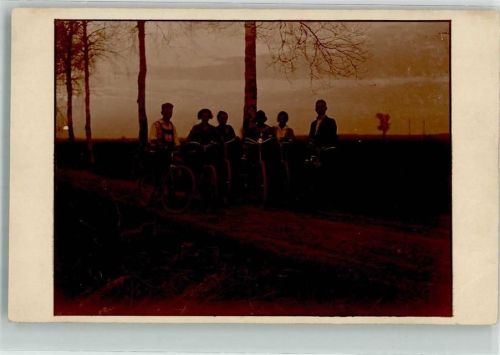 Eine Gruppe Radler auf einem Ausflug Privatfoto AK
