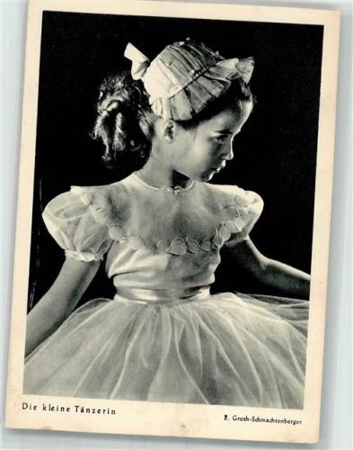 Kleines Mädchen im Ballettkleid Fotograf Groth-Schmachtenberger Flechsig-Verlag