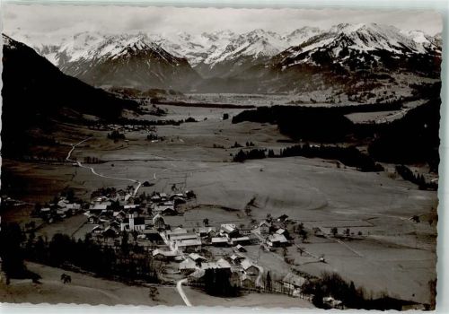 Schöllang Fliegeraufnahme des Ortes mit Kirche St. Michael Foto Original aus Archiv eines Ansichtskartenverlags Ort handschriftlich