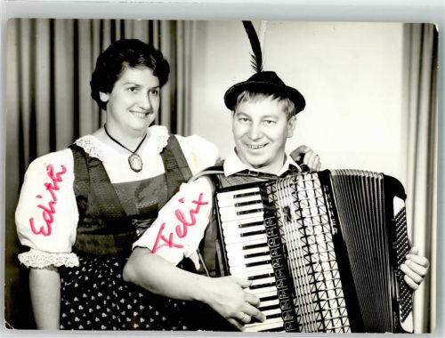 Lienz Gesangsduo Edith und Felix mit Akkordeon und Widmung Ort handschriftlich
