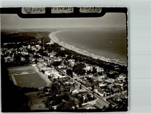 Timmendorfer Strand Fliegeraufnahme vom Stadion Ostsee-Kampfbahn Ort und Ostseeküste Ort handschriftlich Foto Original aus Archiv eines Ansichtskartenverlags