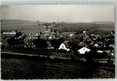 Usseln mit Ev. Kilianskirche Ort handschriftlich Foto Original aus Archiv eines Ansichtskartenverlags