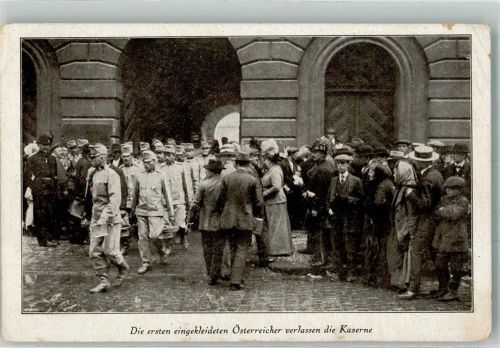 Die ersten eingekleideten Österreicher verlassen die Kaserne Bayer. Feldpostexped. d. 12.b. Infanterie Div.