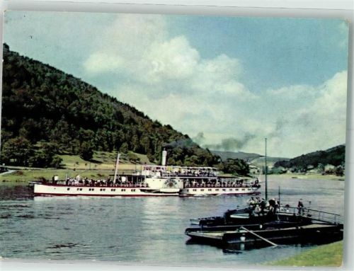 Königstein Raddampfer Meissen unterhalb des Berges