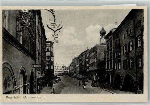 Rosenheim Max-Josef-Platz mit Hotel König Otto Oldtimer LKW
