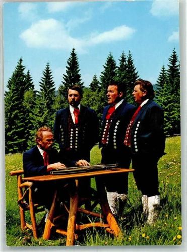 Lohberg Eggersberger Sänger in Tracht mit Zither