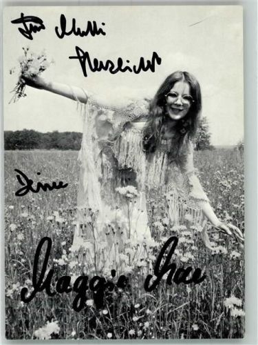 Portrait der jungen Maggie Mae mit Autogramm