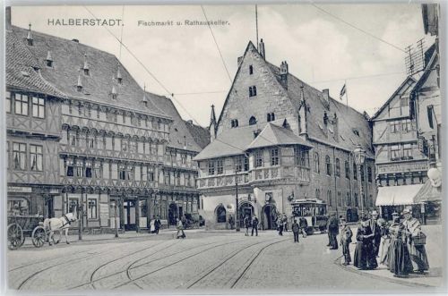 Halberstadt Fischmarkt , Rathauskeller , Strassenbahn