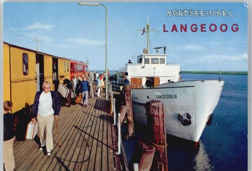 Langeoog Bäderschiff am Anleger