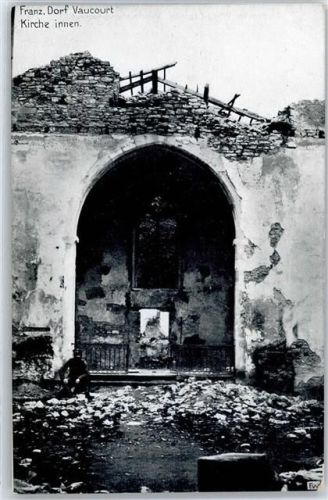 Vaucourt zerstörte Kirche Innen
