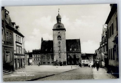 Querfurt Marktplatz mit Rathaus