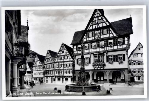 Urach Marktbrunnen Rathaus