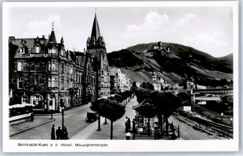 Bernkastel-Kues Moselpromenade