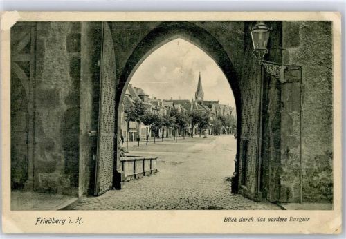 Friedberg Blick durch das vordere Burgtor