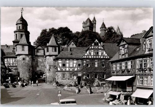 Braunfels Marktplatz mit Schlosseingang