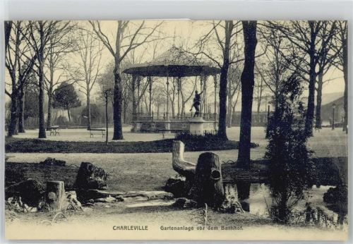 Charleville-Mezieres Gartenanlage vor dem Bahnhof