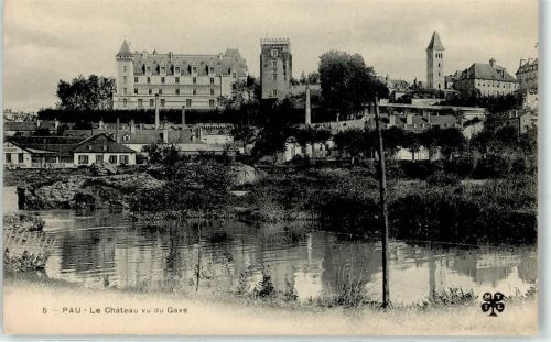 Pau Le Chateau vu du Gave