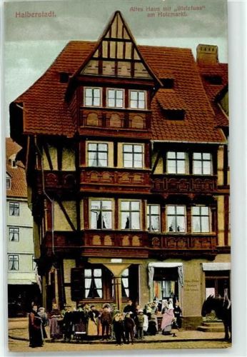Halberstadt Altes Haus mit Stelzfuss am Holzmarkt