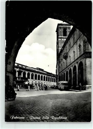 Fabriano Piazza della Republica