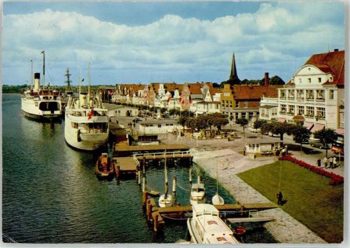 Travemünde Hafen mit Vorderreihe Ostseeheilbad