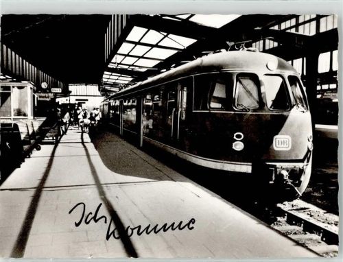 Duisburg Eisenbahn Lokomotive Hauptbahnhof Bahnsteig