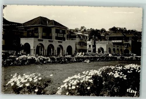 Antananarivo L`Hotel de Ville Avenue de la Liberation Oldtimer