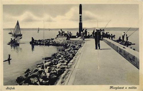 Siofok Siófok (Ungarn) Leporello Angeln an der Seebrücke II (Stauchungen, Ecken abgestossen)