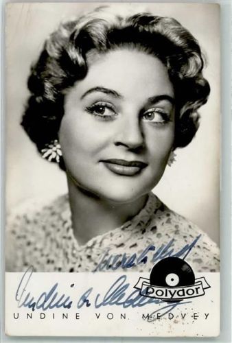 Undine von Medvey Autogramm origin. Unterschrift