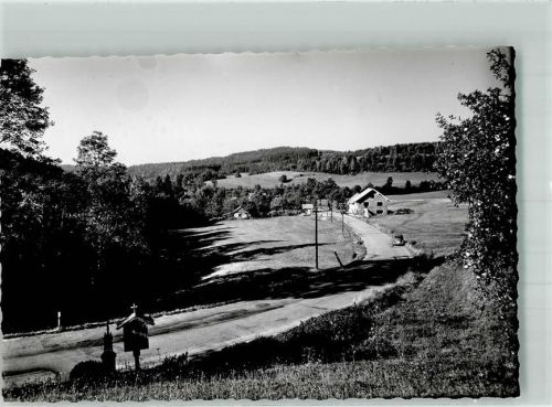 Haigrub Straße mit Feldkreuz und Rohbau eines Hauses Foto Original aus Archiv eines Ansichtskartenverlags Ort handschriftlich