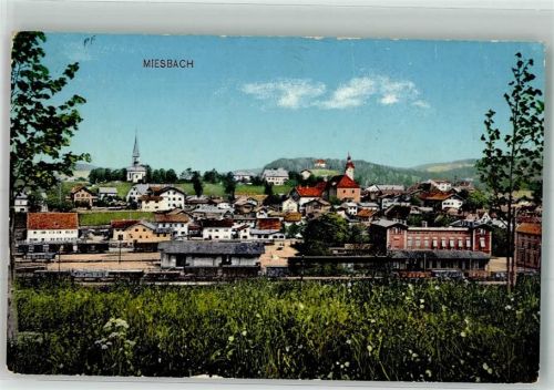 Miesbach Panorama des Ortes mit Bahnhof und Stadtpfarrkirche Mariä Himmelfahrt