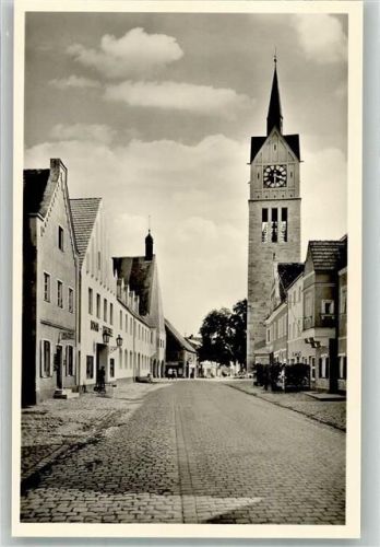 Neustadt Herzog-Ludwig-Straße mit Pfarrkirche St. Laurentius