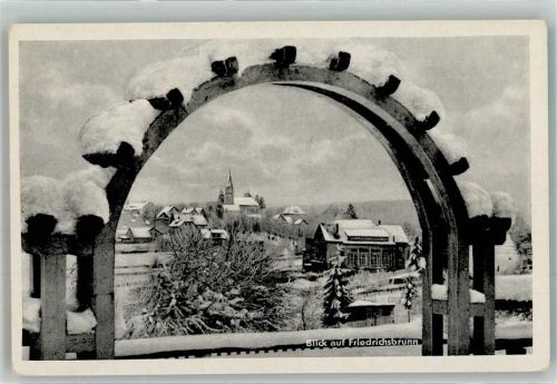 Friedrichsbrunn Panorama des Ortes mit der Bonhoeffer-Kirche