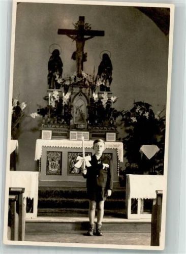 Coswig 1950 Junge bei der Kommunion vor dem Altar Ort lt. Fotograf Hilde Wilsdorf-Ehrhardt