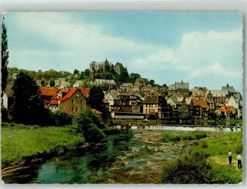 Marburg mit dem Landgrafenschloss über den Dächern der Altstadt