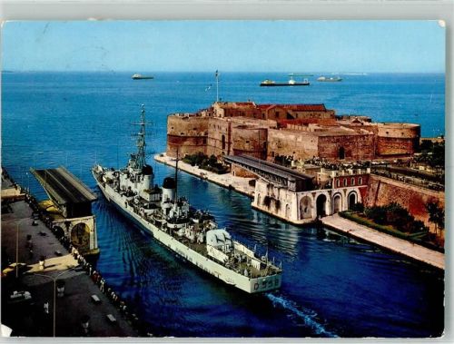 Taranto 1978 Schiff Impetuoso Durchfahrt im Kanal