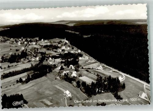 79871 W7821 Oberbränd Foto AK Fliegeraufnahme des Ortes mit Herz-Jesu-Kirche
