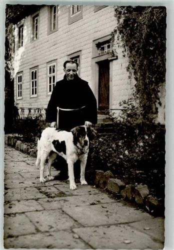 Bad Brückenau Franzikaner Kloster Volksersberg Hund Bernhardiner Mönch