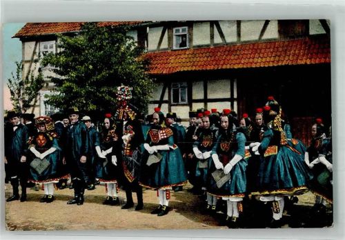 Brautpaar wird v.d. Brautführern u. Brautführerinneen in d. Kirche geführt Bruhaka Nr. 40002