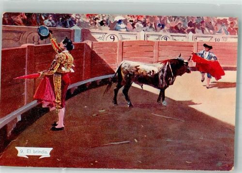 Torero in der Arena lässt sich vom Publikum feiern