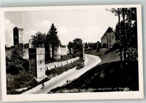 Landsberg Neue Bergstraße mit Ostturm und Bayertor Omnibus