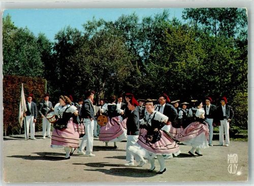 Volkstanz der Gruppe La Ciamada an der Cote d'Azur