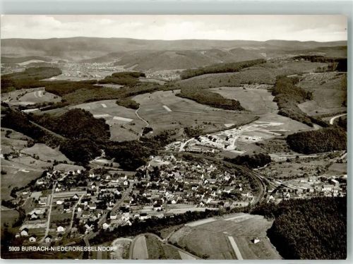 Niederdresselndorf Fliegeraufnahme des Ortes mit Ev. Kirche