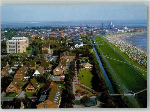 Büsum Panorama des Ortes mit Kurgarten und Grünstrand