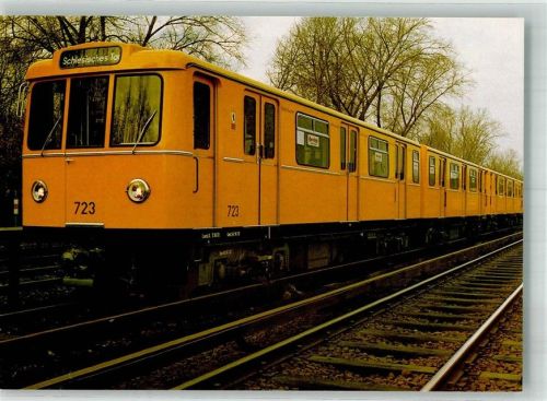Friedrichshain U-Bahn Triebwagen A3LK der Berliner Verkehrs-Betriebe
