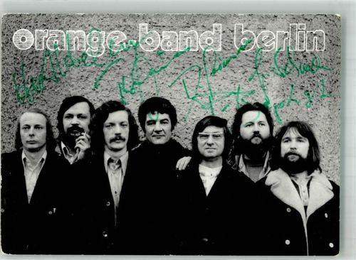 Portrait der Rockband orange-band berlin mit Autogrammen