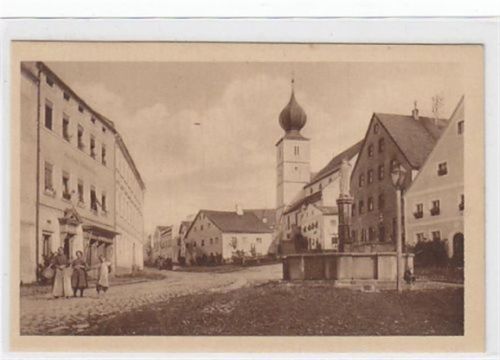 Ruhmannsfelden i. bayr. Wald. Straßenpartie mit Kirche und Brunnen ungelaufen Gute Erhaltung.