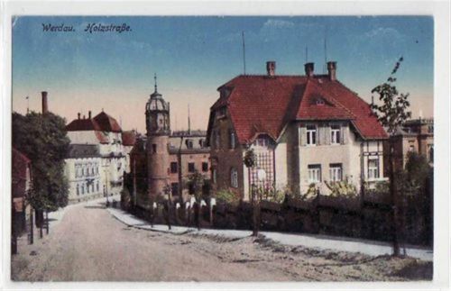Werdau Werdau mit Holzstraße gelaufen von 1917. Starker Knick mit Einriß am Rand unten in der Mitte, sonst gut erhalten