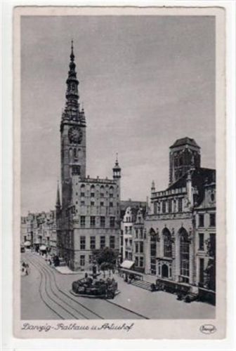 Danzig Danzig / Gdansk mit Rathaus und Artushof ungelaufen Gute Erhaltung.